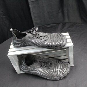 Stylish Black Athletic Shoes for Women